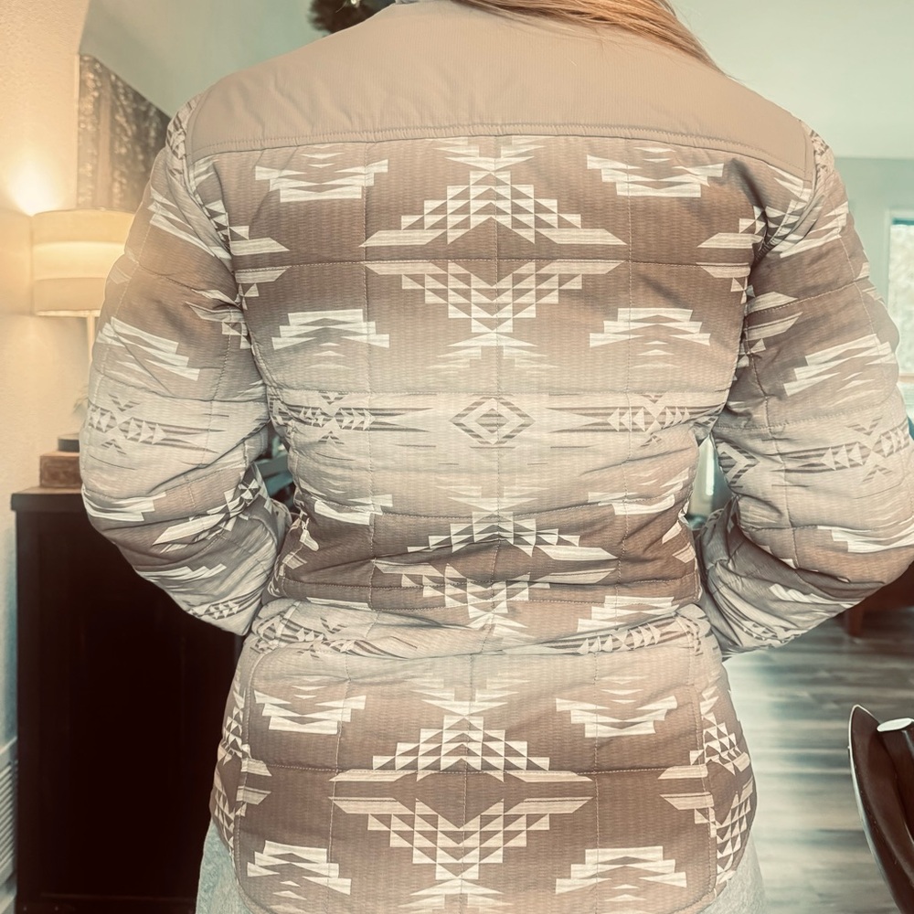 Women’s Ariat Savannah coat (with Dune print).